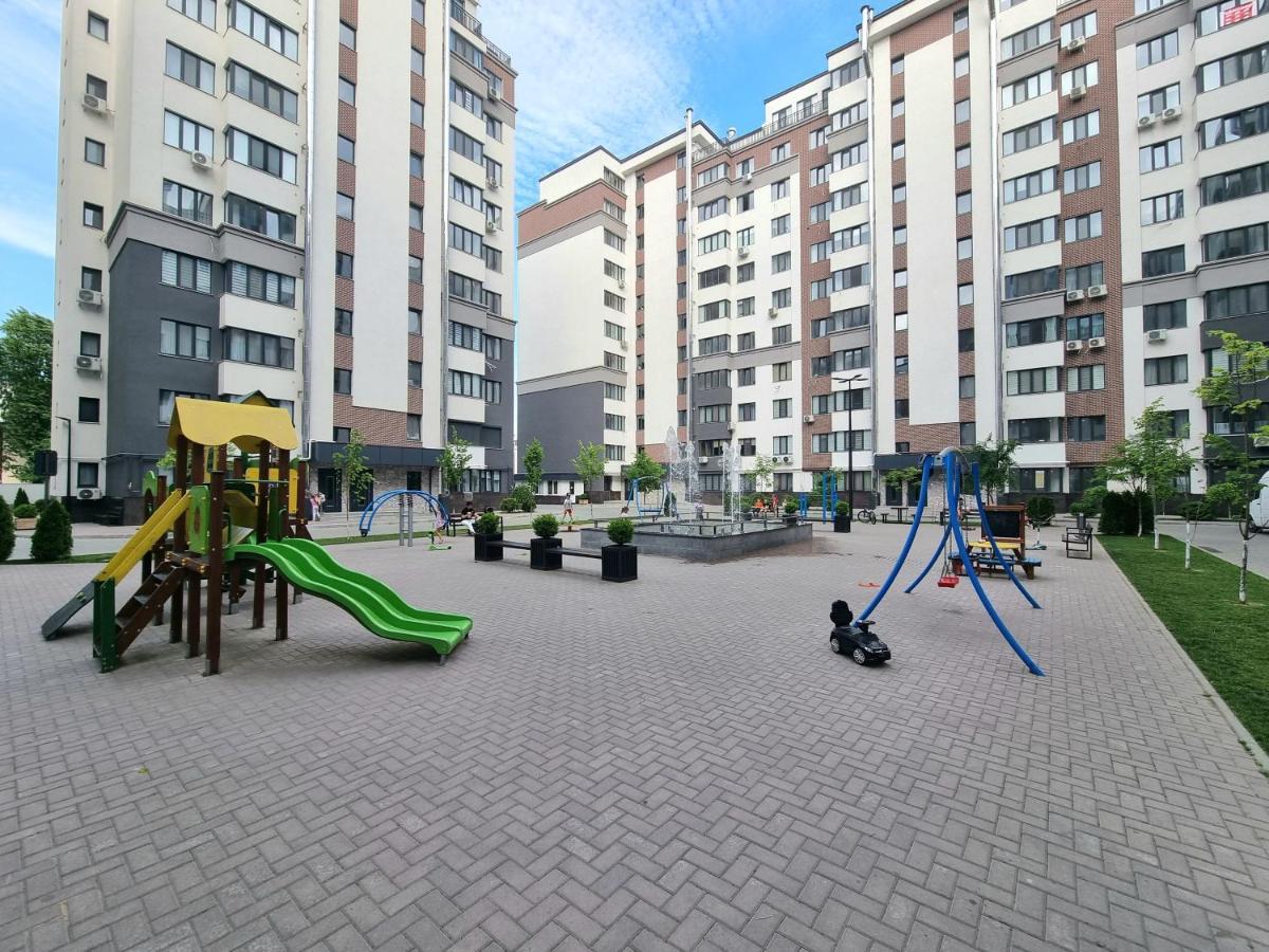 Center, Albisoara Str., 1Bedroom And Living With Balcony Кишинев Екстериор снимка
