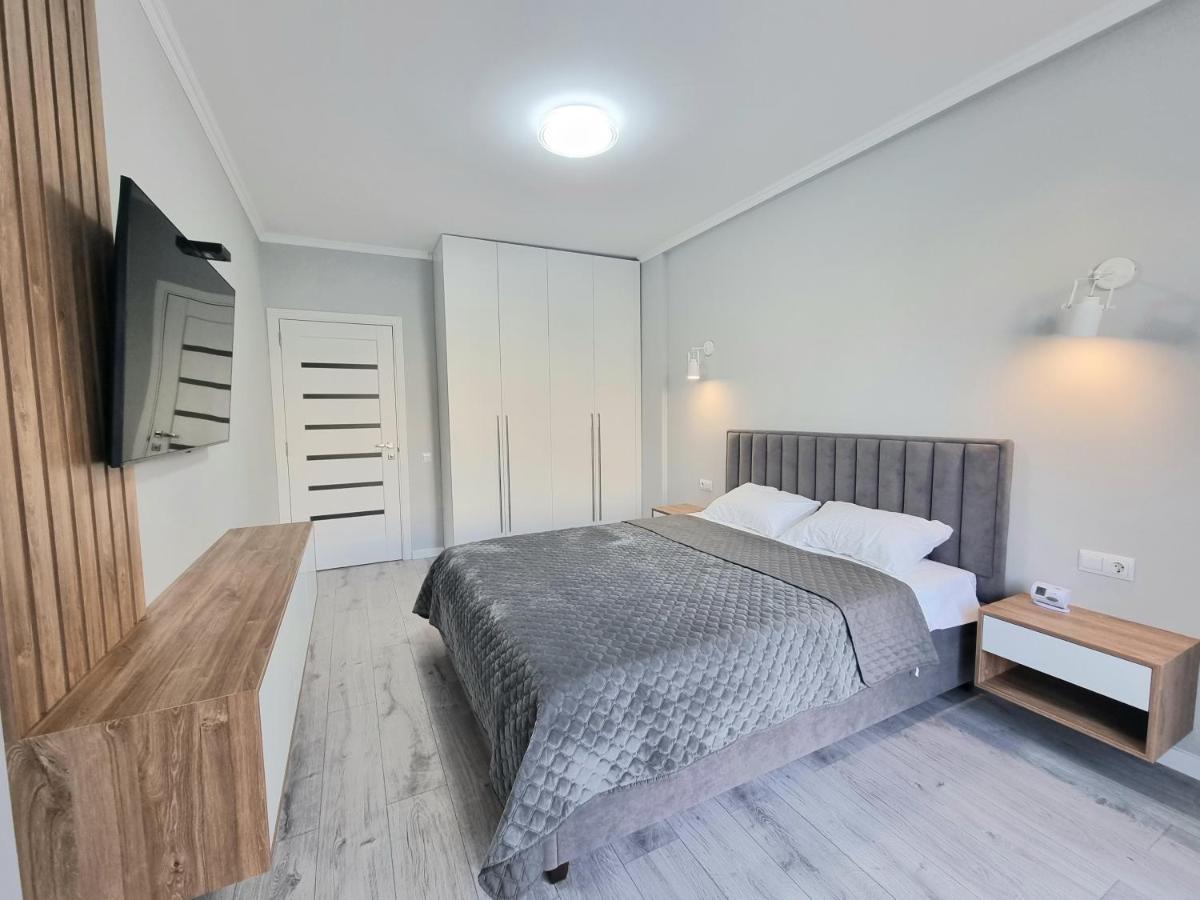 Center, Albisoara Str., 1Bedroom And Living With Balcony Кишинев Екстериор снимка