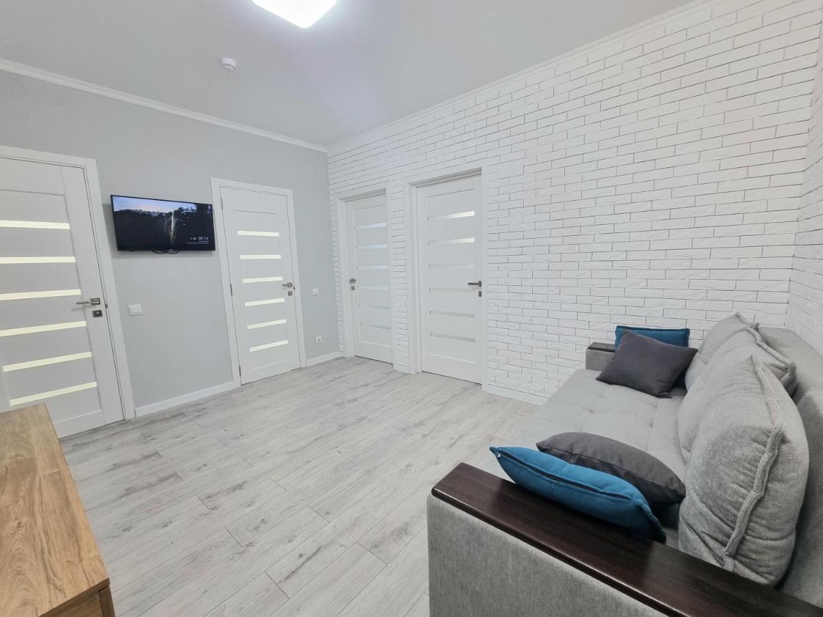 Center, Albisoara Str., 1Bedroom And Living With Balcony Кишинев Екстериор снимка